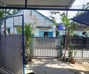 Nhà vườn kiêm bãi gửi xe