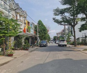 Bán lô đất cực đẹp,shr đường nhựa 13m,giáp công viên,gần vincom 550