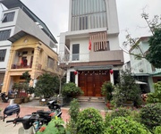 Đất đẹp- view hồ- ô tô thông cực hiếm mảnh đất sót lại ngay phường bồ đề cực rẻ