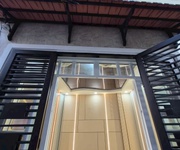 Nhà đẹp quận 4 4 tàng đúc 30m2 ko qh 4 tỷ nhỉnh