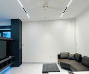 Kiệt 5m ô tô đậu cửa, gần mt nguyễn tri phương, 60m2, 3 tầng đẹp, 3pn, 5.xx tỵ