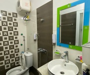 6 Cho thuê nhà 4 p.ngủ phố Văn Cao, DT: 46m2.
