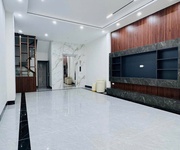 bán nhà trung tâm thạch bàn   55m , 7 tầng, thang máy, ô tô đỗ cửa