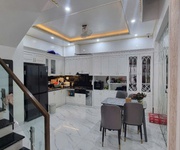 Bán nhà  Sở Dầu , Hồng Bàng ô tô đỗ cửa . Gần trường , chợ . Đủ nội thất