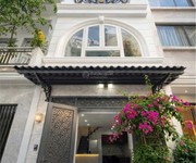 Bán nhà 2 tầng 21m  nguyễn thần hiến, q.4, 5.6 tỷ, sổ đỏ.