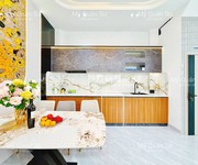 Vincom phan văn trị  căn góc 2mt thoáng sáng  nhà mới 4 tầng  chỉ 8,x đồng