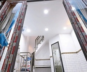 Nhà mới 100 tôn đản quận 4   3 tầng   2pn 2wc   1.6 tỷ