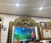 Bán gấp nhà 3 tầng mặt phố Trần Hưng Đạo, 95m2, mặt tiền 5m, vị trí đẹp, kinh doanh tốt, giá 43 tỷ