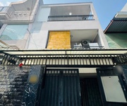 Nguyễn cửu vân - đối diện đh kinh tế - qua cầu tới q.1 - xe tải thông - sổ vuông a4 - chỉ 8x tỷ