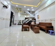 5.5 tỷ   hxh   80m    ngang gần 5m, nở hậu 6.8m.p.10, quang trung   gần thcs quang trung.