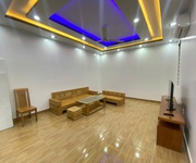 4 MT2143. Cho thuê nhà mặt đường nhánh Văn Cao