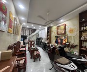 Siêu phẩm dương quảng hàm  trung tâm cầu giấy, ngõ thông tứ tung, gần chợ, ô tô đỗ cửa chỉ hơn
