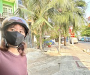 Bán nhà đ.tôn thất thuyết- 2 mặt tiền- xe hơi ngủ trong nhà- lưu thông khánh hội - bến vần đồn- gần