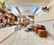 Cách mặt tiền chỉ 50m, khu dân cư an ninh, đi lại cực tiện.