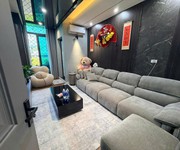 Nhà đẹp ở ngay   2 thoáng trước sau   vài bước ra hồ gươm   trung tâm lò đúc