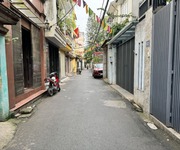 Chính chủ bán 74,1m2 đất trong ngõ 135 Hoàng Như Tiếp. Ngày gần hồ và ngõ 111 Lâm Hạ