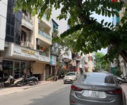 Bán nhà quận tây hồ  - 5 tầng dân xây - có khe thang máy - kinh doanh tốt