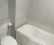 4 Nhà mình còn 1 căn mặt đường phố mai hắc đế, cách vincom bà triệu 200m, diện tích 20m2