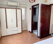 2 Nhà mình còn 1 căn mặt đường phố mai hắc đế, cách vincom bà triệu 200m, diện tích 20m2