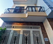 Hot nhà dân xây cạnh nhổn   lô góc   ở ngay