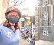 Bán nhà đ.bến vân đồn- ngang nở hậu 6.3m2- dt 61m2 chỉ 5.8t-  giao thương q1 và q8 ké bên đại học