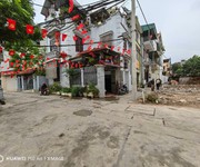 Ngõ thông - ô tô đỗ cửa nhà - gần hồ điều hoà - 10 ra ô tô tránh