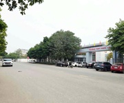 long biên giờ toàn đất 1x tỷ/m2  mà vẫn còn lô 68m  ô tô vào đất chỉ nhỉnh 8,x tỷ