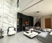 Phúc lợi   6 tầng thang máy   mặt tiền rộng 9.6m