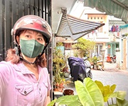 Bán nhà gần chợ 200 đ.xóm chiếu- dt 48m2 ngang lớn 4.5m chỉ 5.95t trên trục đ.đoàn văn bơ- nguyễn