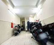 Nhà sát đường vĩnh viễn phường 4 cũ quận 10.