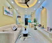 Sài gòn luôn tấp nập, về đến nhà yên tĩnh nên thơr  2 lầu 3 pn  có pn trệt   lê quang định, trục