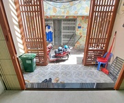 Nhà 4 tầng  hoàn công .cách 30m ra đường trần xuân soạn  tiếp giáp q4 q8.nhà bè nhỉnh 4 tỷ. hẻm 3