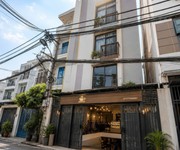 Bán tòa chdv hầm 5 tầng khu ẩm thực phan xích long p gia định - cn 142m2