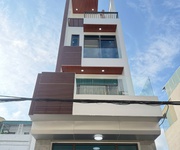 Bán nahf trần lãm, gần nhà máy nước và cách ngã 4 lạc đạo là 350m, đường oto tránh nhau