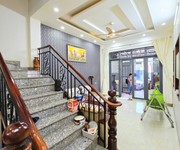 Bán nhà mặt phố đường 827, phường phú hữu,  q.9, thủ đức, tp hcm. dt  64m2, 4 tầng, shr. giá - 7.85