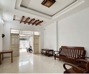 Kiệt ô tô 6m thẳng thông trưng nữ vương 117m2, 3 tầng đúc, sân rộng trước-sau,  60tr/m2