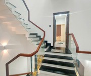 Mt đường 5.5m nhánh lý tự trọng, 81m2, 3.5 tầng đúc mới đẹp, 8.x tỷ