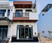 Nhà SHR hoàn công giáp KCN Nam Tân Uyên