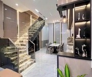 Nhà 1  trệt 1 lầu