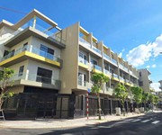Nhà phố 1 trệt 2 lầu sân thượng tại bình dương