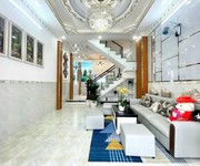 Nhà hẻm xe hơi, cạnh phú mỹ hưng, hơn 5 tỷ, 3 tầng kiên cố