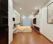 Bán nhà đại học Y Hà Nội 6 tầng thang máy Lô góc thoáng 10.6 tỷ