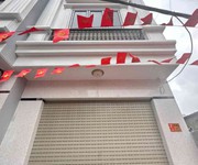 Nhà đẹp chợ hàng, ô tô đỗ cửa, bãi đỗ xe ngay trước nhà.