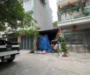 Tin thật bán đất phố trạm long biên 10 tỷ 70m ô tô đỗ cửa