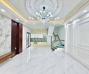 Siêu phẩm thiên lôi  nhà mới xây đọc lập 3 mặt thoáng, cạnh chợ đôn buôn bân sầm uất, nhà nở hậu