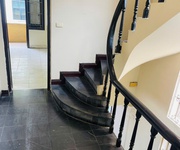 12 Chính chủ cho thuê nhà 5 tầng,10 phòng, mặt tiền đẹp, vỉa hè rộng, GIÁ HỢP LÝ Phố Đội Cấn