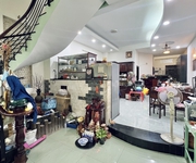 D2571   khan hiếm nhà sân ô tô sát ngã tư hàng xanh, 134m2 giá 15.x tỷ