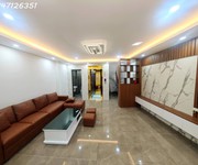 Siêu phẩm cầu giấy 40m 7t thang máy, gần ô tô, mới tinh, nhỉnh 11 tỷ