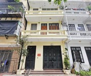 Bán nhà bồ đề 11 tỷ 50m ô tô 7 chỗ,sổ đỏ long biên