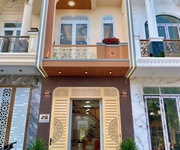 BÁN GẤP  Nhà 120m  , 1 trệt 1 lầu, 3PN, sổ hồng riêng chỉ 2 tỷ ngay trung tâm Thủ Dầu Một